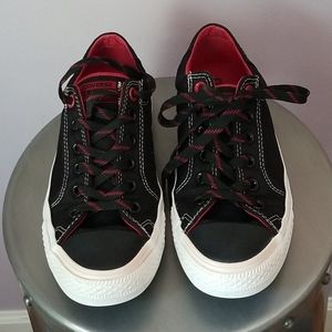 Converse All Star Black & Red Unisex  W8/M6 EUC